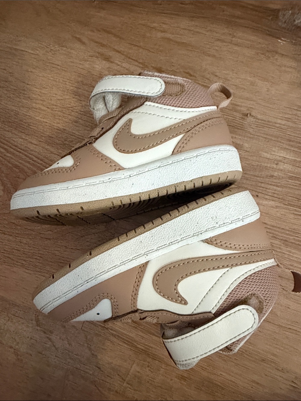 Court Borough mid 6c sneaker